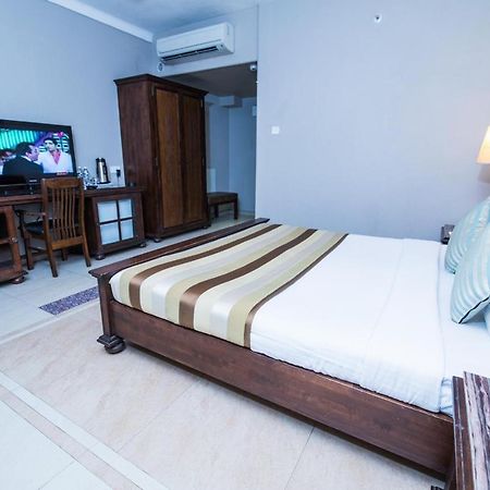 Hotel Le Cypress 바레일리 외부 사진