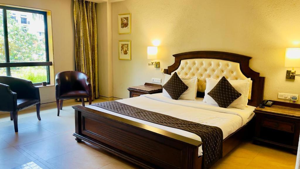 Hotel Le Cypress 바레일리 외부 사진