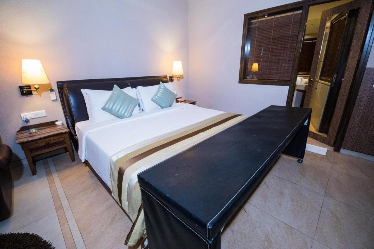 Hotel Le Cypress 바레일리 외부 사진